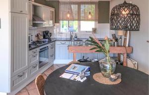 Cozy Home In Lemmer With Wifi