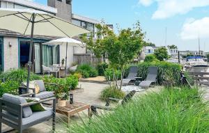 Cozy Home In Lemmer With Wifi