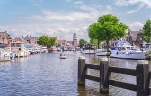 Cozy Home In Lemmer With Wifi