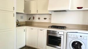 M404 - Marcelli, trilocale con giardino a due passi dal mare