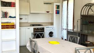 M404 - Marcelli, trilocale con giardino a due passi dal mare