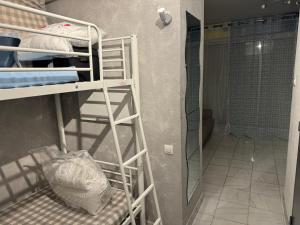 Studio cabine 50m port et plage