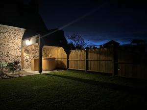 Maisons de vacances Gite a 10 min de Dinan avec bain nordique privatif : photos des chambres