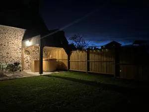 Gîte à 10 min de Dinan avec bain nordique privatif - Pleslin-Trigavou