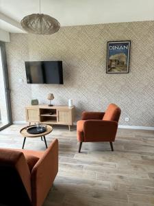 Maisons de vacances Gite a 10 min de Dinan avec bain nordique privatif : photos des chambres