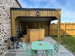 Maisons de vacances Gite a 10 min de Dinan avec bain nordique privatif : photos des chambres