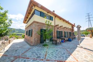 Hani i Taulant Shahinit