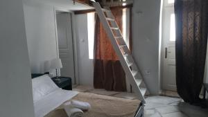 Stone Oasis apartment Vari Syros