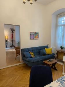 Old Tbilisi City Center, two - room apartment