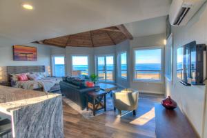 Whale Watching From This Studio In Depoe Bay -Spouting Horn One