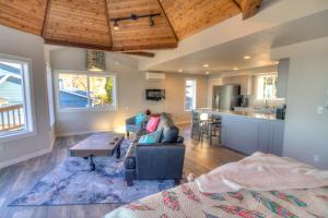 Whale Watching From This Studio In Depoe Bay -Spouting Horn One