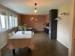 Slinningen Apartment with free parking - Ørsta