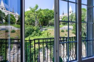 Serpentine Apartments at Buda Castle
