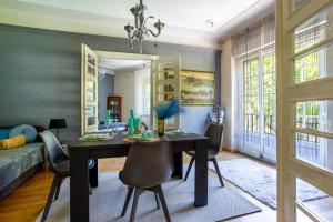 Serpentine Apartments at Buda Castle