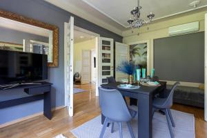 Serpentine Apartments at Buda Castle