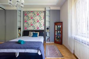 Serpentine Apartments at Buda Castle