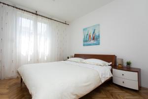 Family apartment with private garage