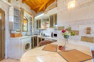 Pacos Resort Luxury Villa 19