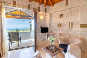 Pacos Resort Luxury Villa 17