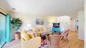 943 Inverness Village