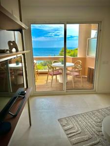 Appartements Vue mer - Refait a neuf - Clim - Parking - 4 personnes : photos des chambres