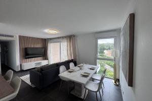 Apartment of standing with swimming pool