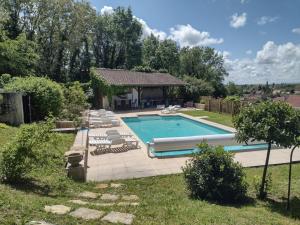 Sejours a la campagne Castle Of Saint Germain Des Rives : photos des chambres