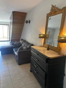 Maisons de vacances Maison de village avec jacuzzi et garage : photos des chambres