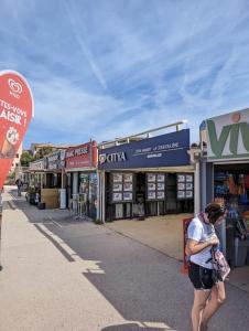T2 à 200m de la mer et commerces
