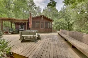 Peaceful Carrollton Retreat with Deck and Fire Pit! - Dellroy