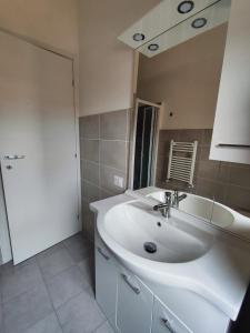 Casa Cornelia Station