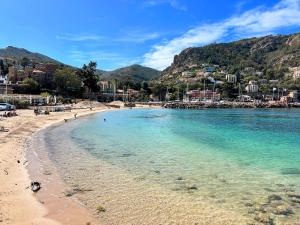 Appartements Theoule - Refait a neuf - 6 personnes - Parking - Clim : photos des chambres