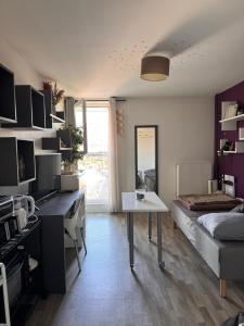 Appartements Studio urbain a 2 pas de Paris : Appartement 1 Chambre