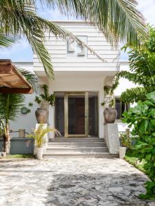 Casa Seven Ocean Front with Private C hef Included