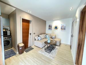 Luxury Studio House Suite 1200-6