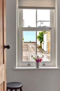 Peony Cottage by Coaste