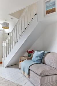 Peony Cottage by Coaste