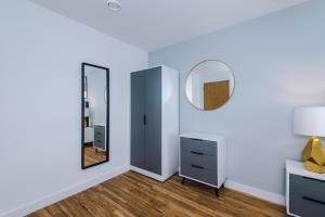 Parking - LastMinDeals - 2Bed
