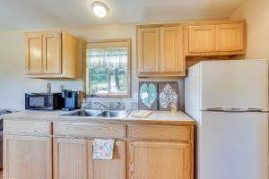 Hiking Trail On-Site Mtn-View Eagle Point Retreat