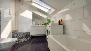 Central modern Lyse Fjord apartment