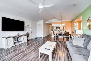 Bright Kissimmee Condo Less Than 6 Mi to Disney World