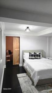 luxe studio with a great location lawrenceville
