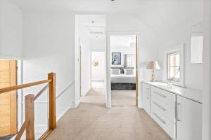 5 Bedroom Large Home for Contractors, Families and Groups