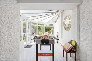 5 Bedroom Large Home for Contractors, Families and Groups