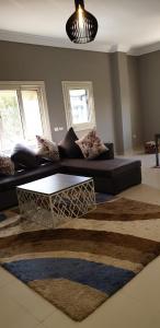 Beverly hills compound - Sheikh Zayed