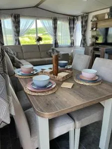 Visma Caravan - Llanddwywe