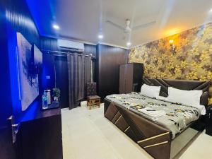 Tom stay - 10 min Walking Distance Nizamuddin Railway Station