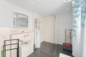 ES02 schönes Apartment für Teams - 2 Schlafzimmer, 4 Einzelbetten, Nähe Messe