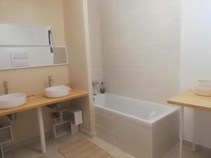 Villa neuve SOLLIES TOUCAS