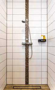 Private Stylish Apt With Free Parking 24-7 self check-in